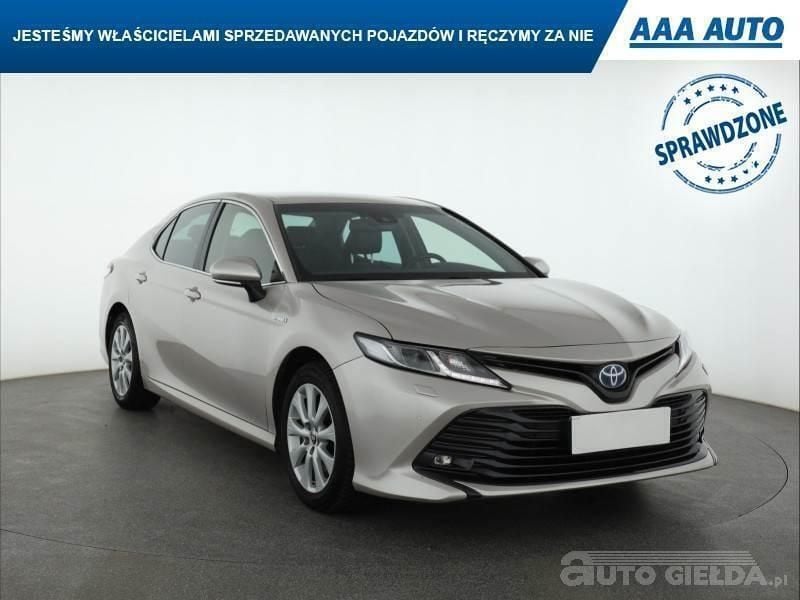 Beżowy Używany 2020 Toyota Camry | 99 999 zł (Uczciwa cena) - Obraz 1/4