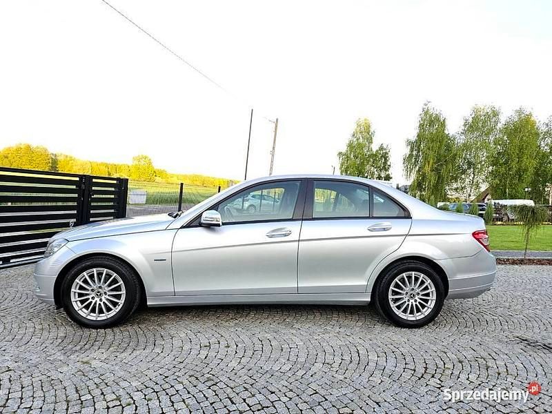 Używany Mercedes C200 Elegance 2010 Srebrny Sedan/Limuzyna