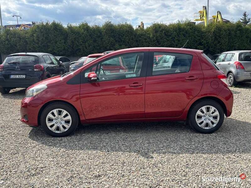 Czerwony Używany 2013 Toyota Yaris Hatchback | 32 990 zł (Uczciwa cena) - Obraz 1/4