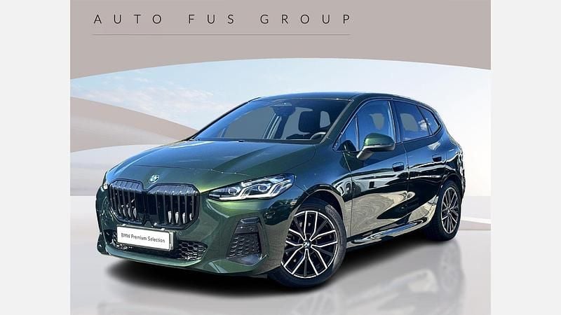 Zielony san remo metalizowany Używany 2024 BMW 218 Active Tourer Comfort Edition Minivan | 159 900 zł (Uczciwa cena) - Obraz 1/3