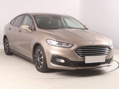 Złoty Używany 2019 Ford Mondeo Hatchback | 62 999 zł (Uczciwa cena) - Obraz 1/4