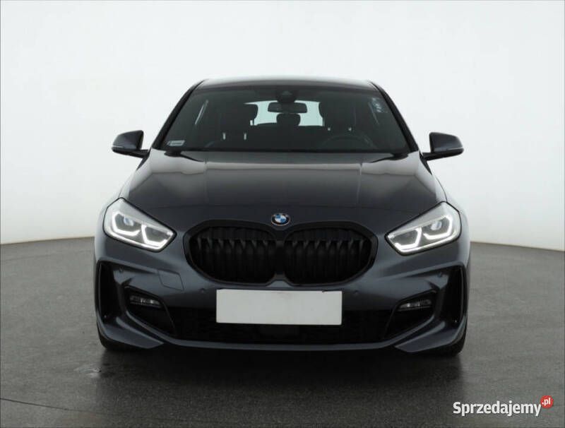 Szary Używany 2021 BMW 118 Hatchback | 99 999 zł (Dość drogi) - Obraz 1/4