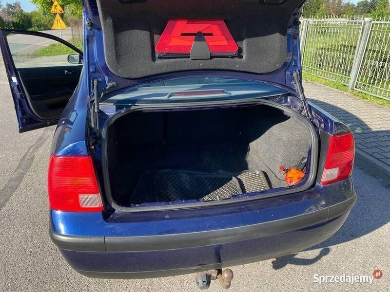 Granatowy Używany 1999 VW Passat Sedan/Limuzyna | 3900 zł (Uczciwa cena) - Obraz 1/4