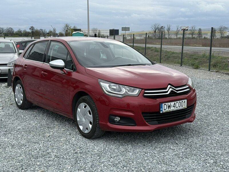 Używany Citroën C4 110 KM (80 kW) 2015 Bordowy (metalik) Hatchback