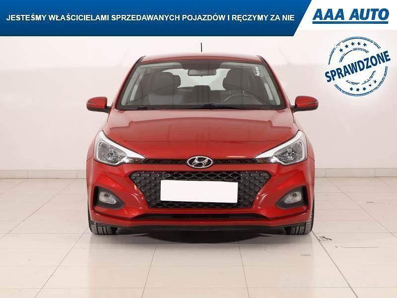 Używany Hyundai i20 84 KM (61 kW) 2019 Czerwony Hatchback