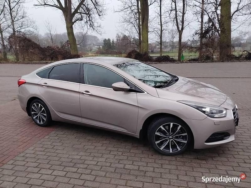 Używany Hyundai i40 2015 Złoty Sedan/Limuzyna