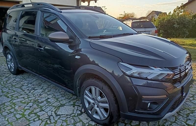 Inny kolor Używany 2023 Dacia Jogger Minivan | 59 900 zł (Uczciwa cena) - Obraz 1/4