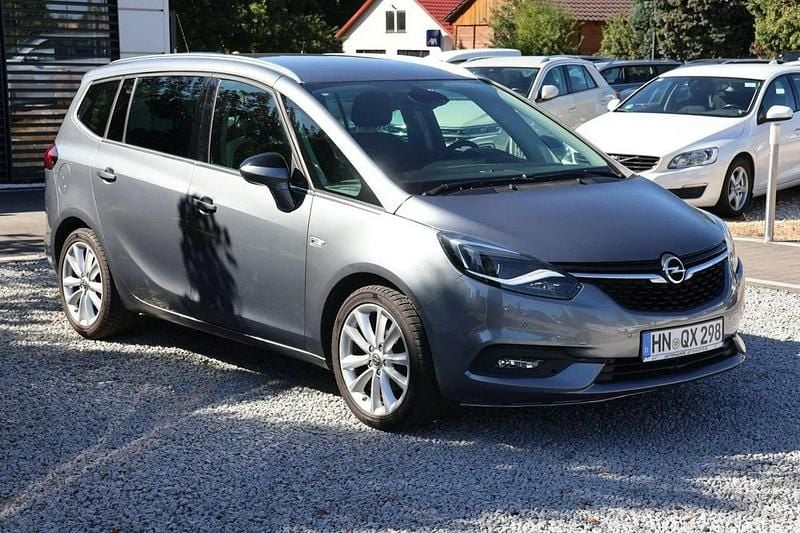 Używany Opel Zafira 140 KM (102 kW) 2018 Szary (metalik) Minivan