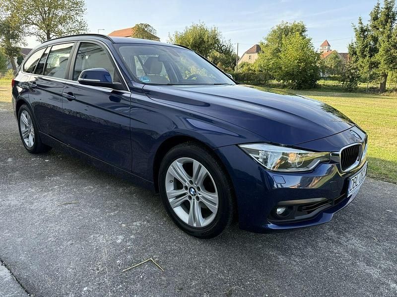Używany BMW 320 184 KM (135 kW) 2018 Niebieski Kombi