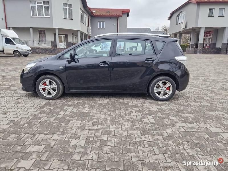 Używany Toyota Verso 2009 Czarny Minivan