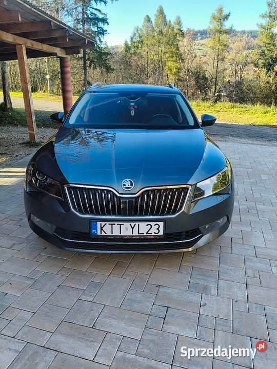 Szary Używany 2019 Skoda Superb Kombi | 81 500 zł (Dość drogi) - Obraz 1/4