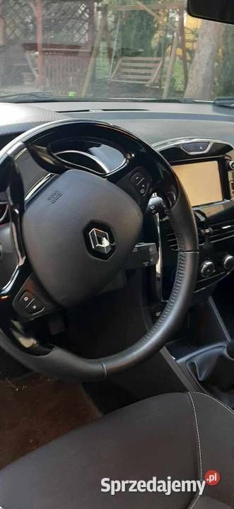 Używany Renault Clio IV 90 KM (66 kW) 2015 Srebrny Sedan/Limuzyna