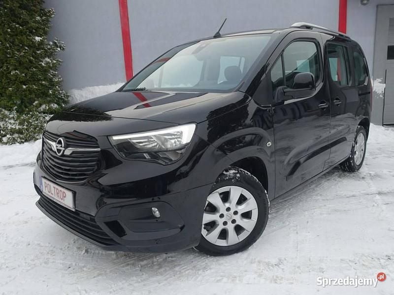 Czarny Używany 2018 Opel Combo Kombi | 39 900 zł (Uczciwa cena) - Obraz 1/4
