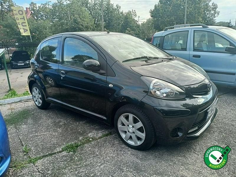Czarny Używany 2012 Toyota Aygo Hatchback | 15 900 zł (Uczciwa cena) - Obraz 1/4