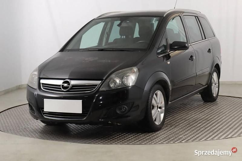 Używany Opel Zafira 2010 Czarny Minivan