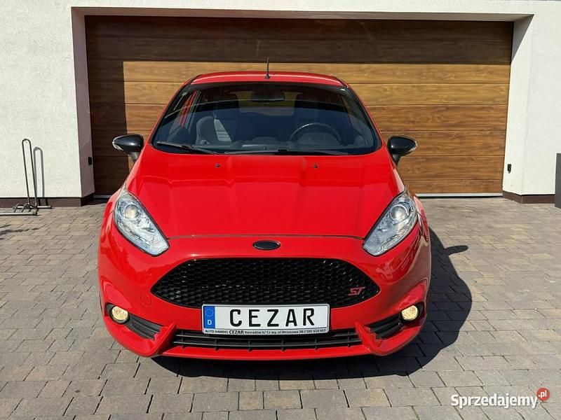 Czerwony (metalik) Używany 2014 Ford Fiesta ST Hatchback | 37 900 zł (Uczciwa cena) - Obraz 1/4