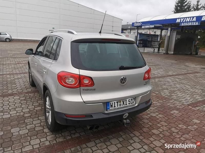 Srebrny Używany 2010 VW Tiguan SUV | 27 400 zł (Uczciwa cena) - Obraz 1/4