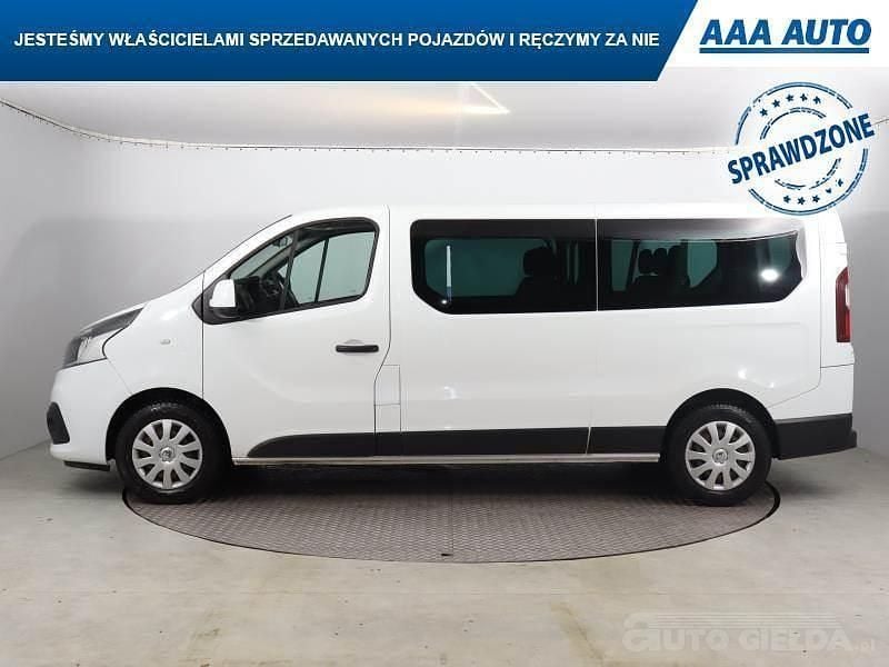 Używany Renault Trafic 2018 Biały Minivan