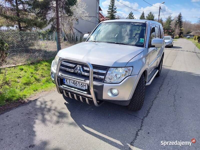Używany Mitsubishi Pajero 170 KM (125 kW) 2008 Srebrny SUV