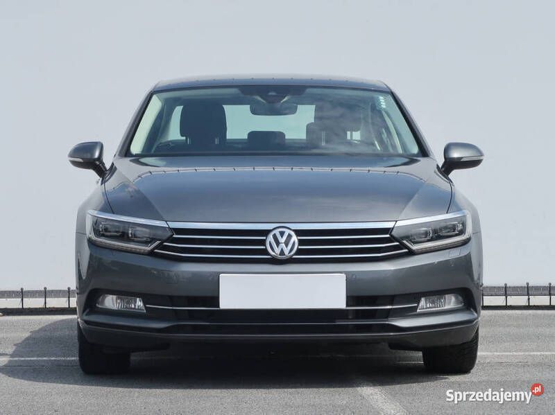 Szary Używany 2017 VW Passat Sedan/Limuzyna | 61 999 zł (Uczciwa cena) - Obraz 1/4
