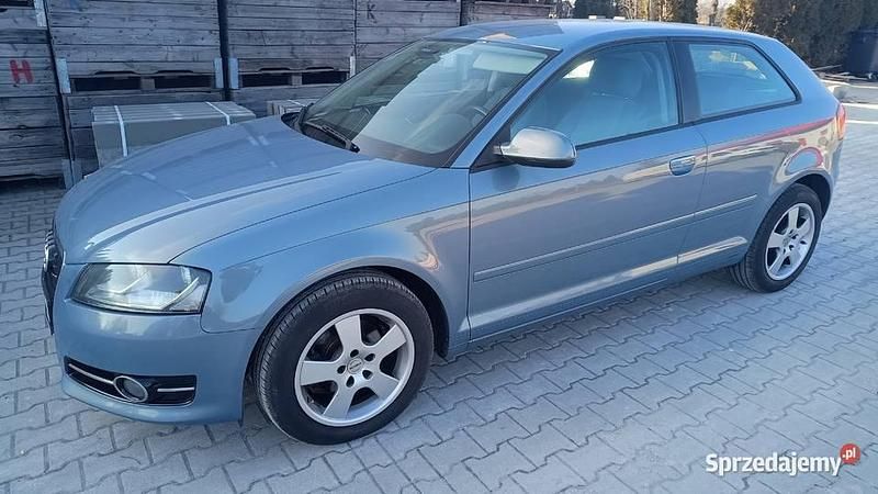 Używany Audi A3 105 KM (77 kW) 2011 Niebieski Hatchback