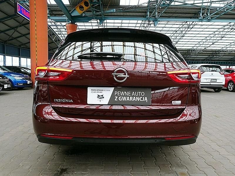 Używany Opel Insignia 165 KM (121 kW) 2020 Czerwony Kombi