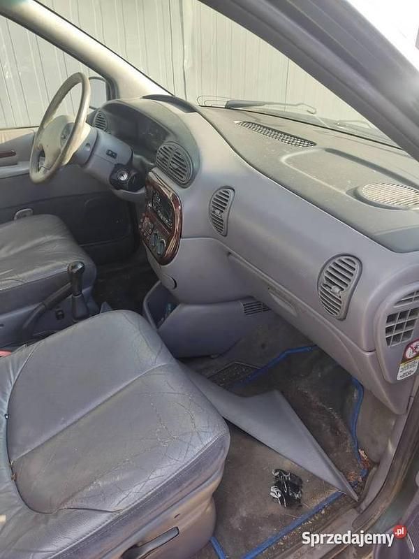 Zielony Używany 2000 Chrysler Voyager Minivan | 1000 zł - Obraz 1/4