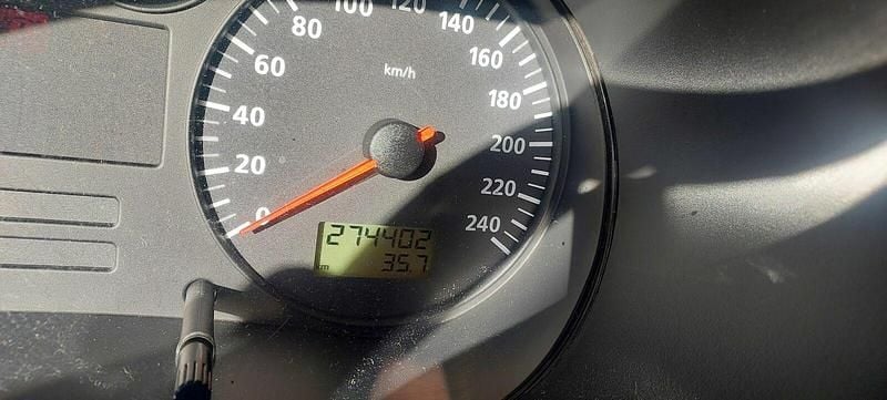 Granatowy Używany 2002 Seat Leon Hatchback | 5700 zł (Uczciwa cena) - Obraz 1/4