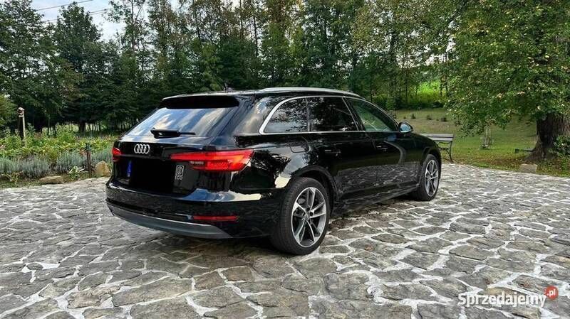 Używany Audi A4 2016 Czarny Kombi