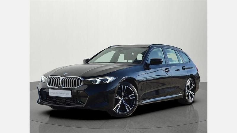 Czarny szafir metalizowany Używany 2024 BMW 318 Shadowline Kombi | 179 900 zł - Obraz 1/3