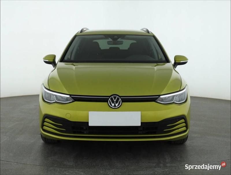Używany VW Golf VIII 2021 Żółty Kombi
