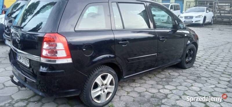 Używany Opel Zafira 2008 Czarny Minivan