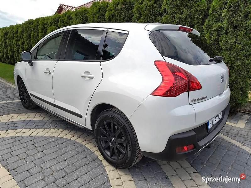 Biały Używany 2012 Peugeot 3008 SUV | 26 900 zł (Super Cena) - Obraz 1/4
