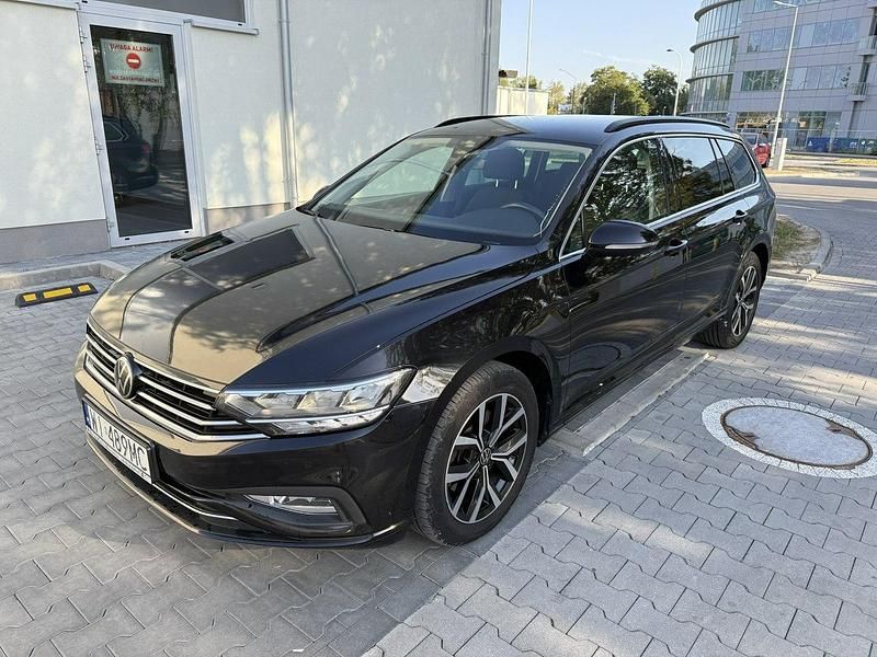 Używany VW Passat 150 KM (110 kW) 2022 Czarny (metalik) Kombi