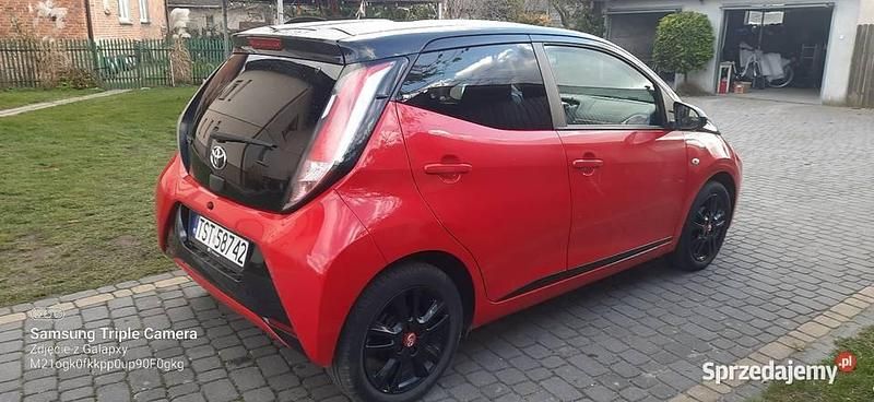 Używany Toyota Aygo X-play 2018 Czerwony Hatchback