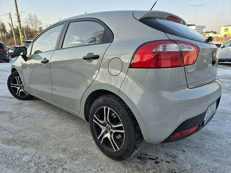 Używany Kia Rio 2013 Szary Hatchback