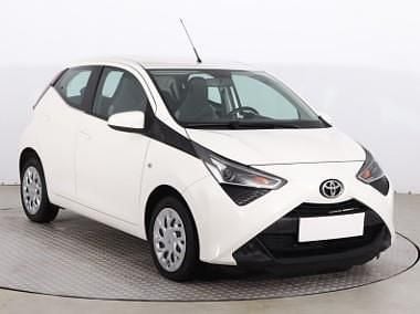 Biały Używany 2021 Toyota Aygo Hatchback | 44 999 zł (Uczciwa cena) - Obraz 1/4