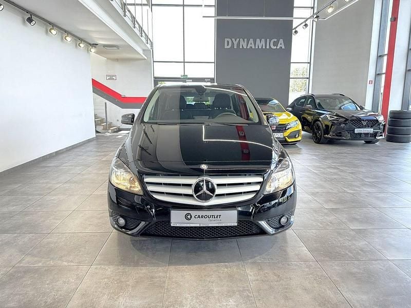 Czarny Używany 2013 Mercedes B180 Minivan | 35 900 zł (Drogi) - Obraz 1/2