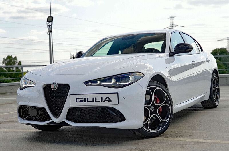 Lakier pastelowy biały alfa white Nowe 2025 Alfa Romeo Giulia Veloce Sedan/Limuzyna | 226 780 zł (Uczciwa cena) - Obraz 1/4