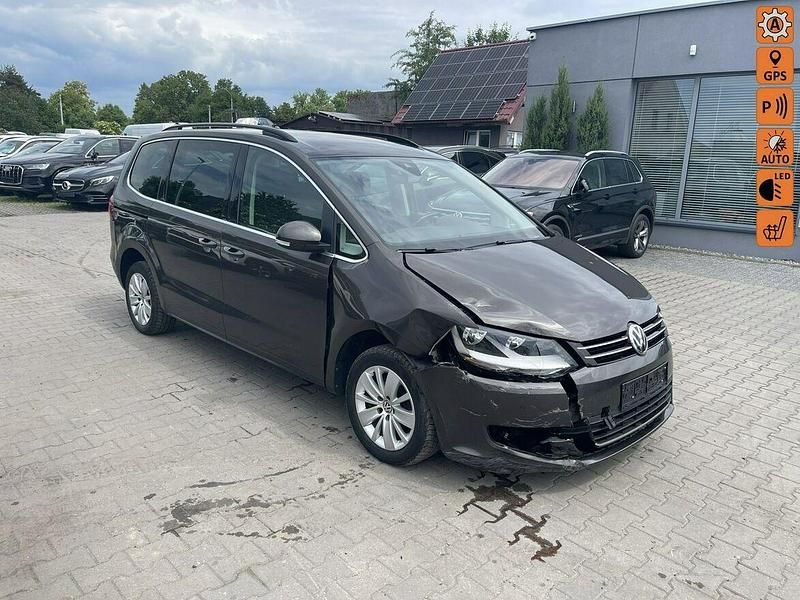 Brązowy (metalik, perła) Używany 2019 VW Sharan Comfortline Minivan | 36 900 zł - Obraz 1/4