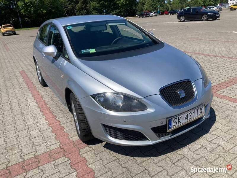 Srebrny Używany 2009 Seat Leon Hatchback | 9700 zł (Super Cena) - Obraz 1/4