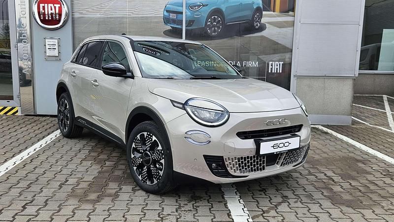 Lakier metalizowany kremowy cappucino Nowe 2025 Fiat 600 La Prima SUV | 111 884 zł (Uczciwa cena) - Obraz 1/4