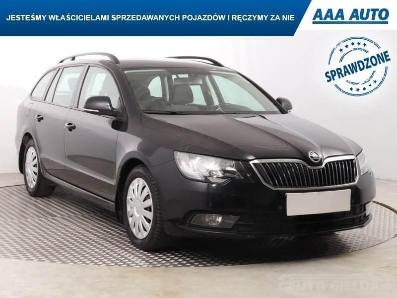 Czarny Używany 2014 Skoda Superb | 28 999 zł (Dobra cena) - Obraz 1/4