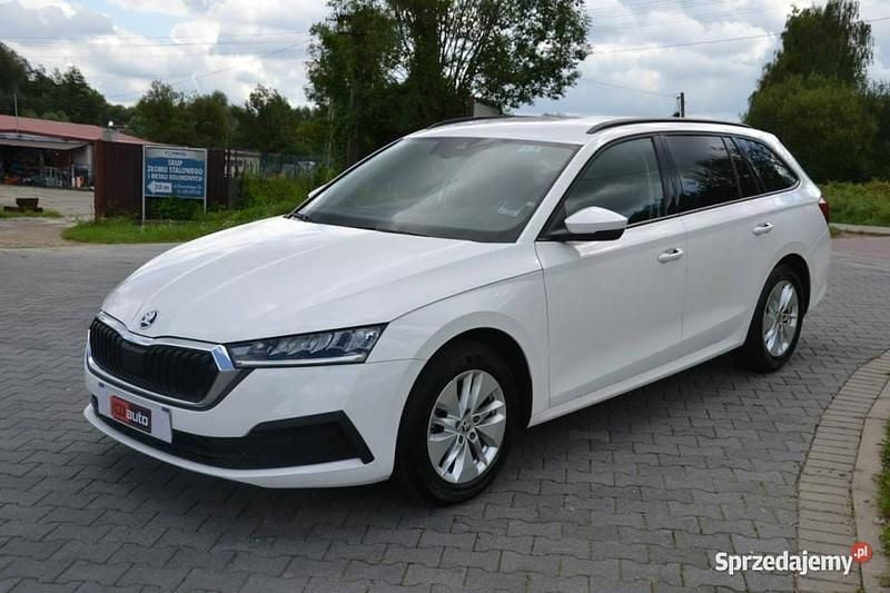 Używany Skoda Octavia 116 KM (85 kW) 2023 Biały Kombi