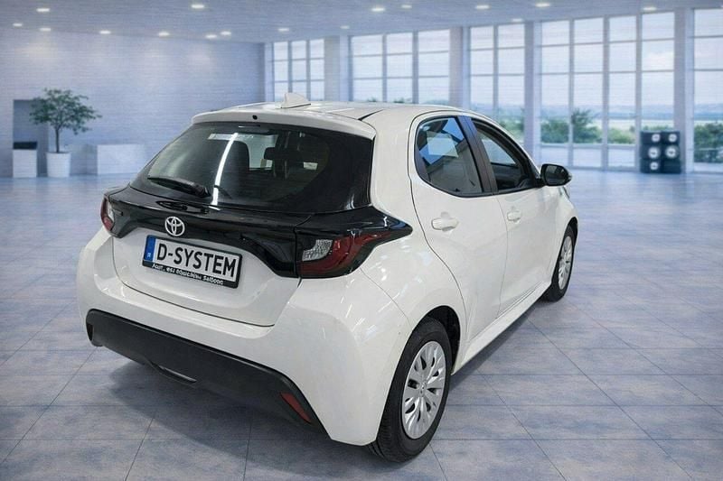 Używany Toyota Yaris 125 KM (91 kW) 2021 Biały Hatchback