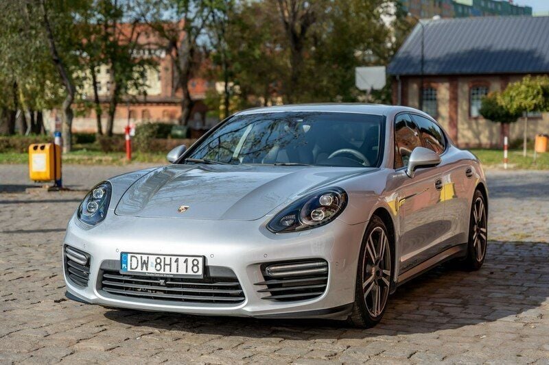 Używany Porsche Panamera 440 KM (323 kW) 2014 Srebrny (metalik) Sedan/Limuzyna