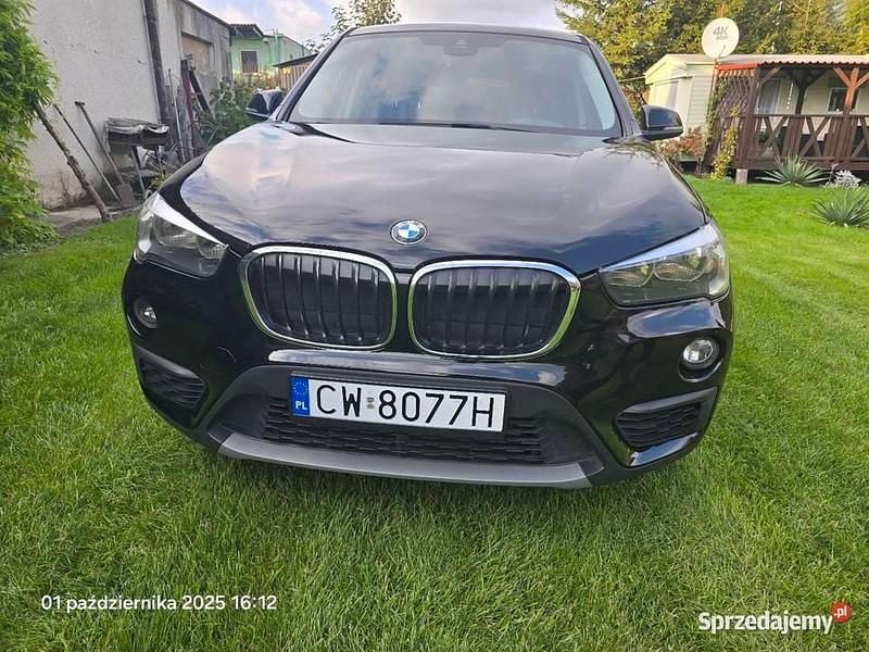Czarny Używany 2017 BMW X1 SUV | 59 600 zł (Uczciwa cena) - Obraz 1/4