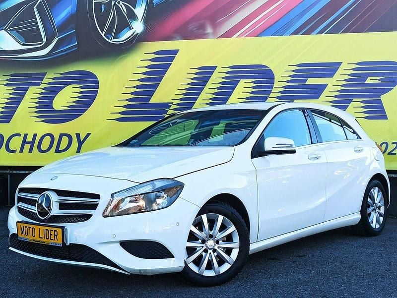 Używany Mercedes A180 122 KM (89 kW) 2013 Biały Hatchback