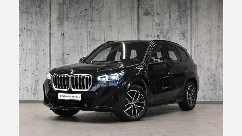 Używany BMW X1 Luxury Line 136 KM (100 kW) 2025 Czarny szafir metalizowany SUV