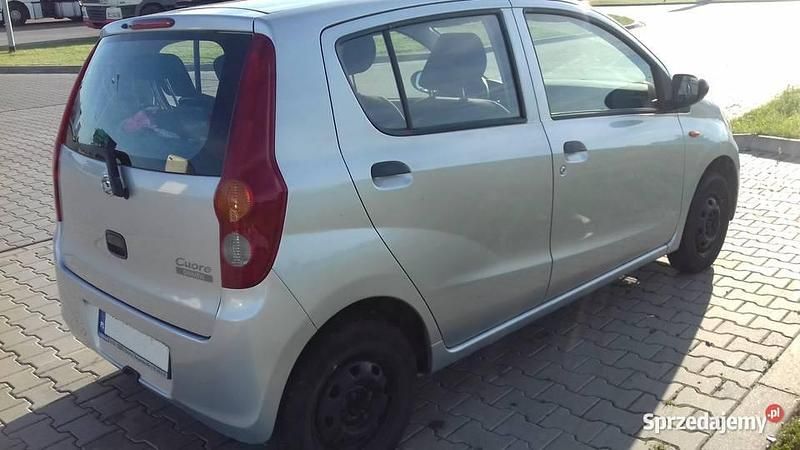 Używany Daihatsu Cuore 2010 Srebrny Hatchback